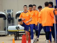 华体会-田径淘汰赛上演强强对话，泰山犀牛队强势反弹洞庭飞鹰队，团队配合流畅；定位球制造杀机(田径女飞人袁琦琦四人接力视频)